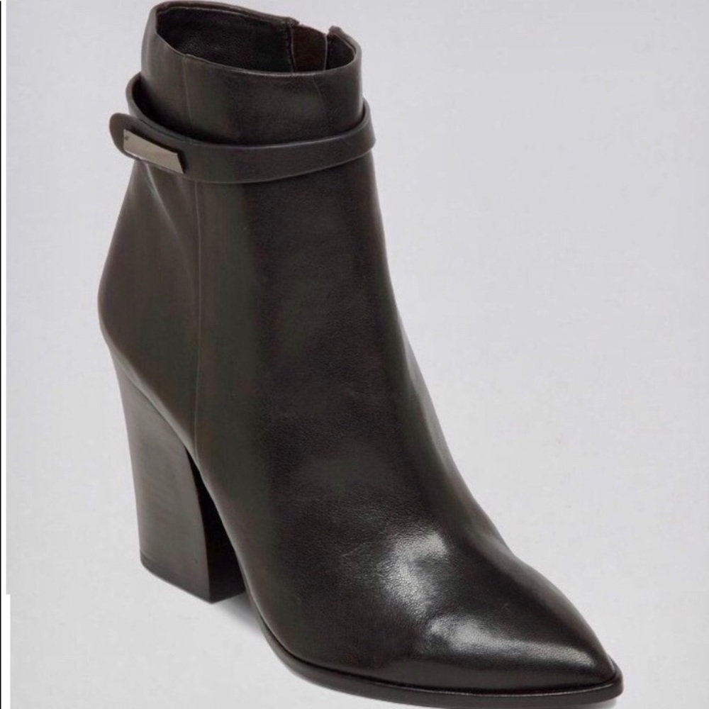 VINCE CAMUTO Maia Pointed Toe Booties - Size 8.5